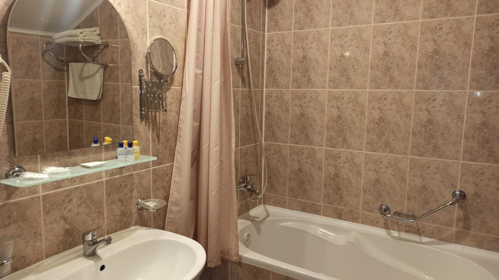 Luna Hotel Κισινάου Εξωτερικό φωτογραφία