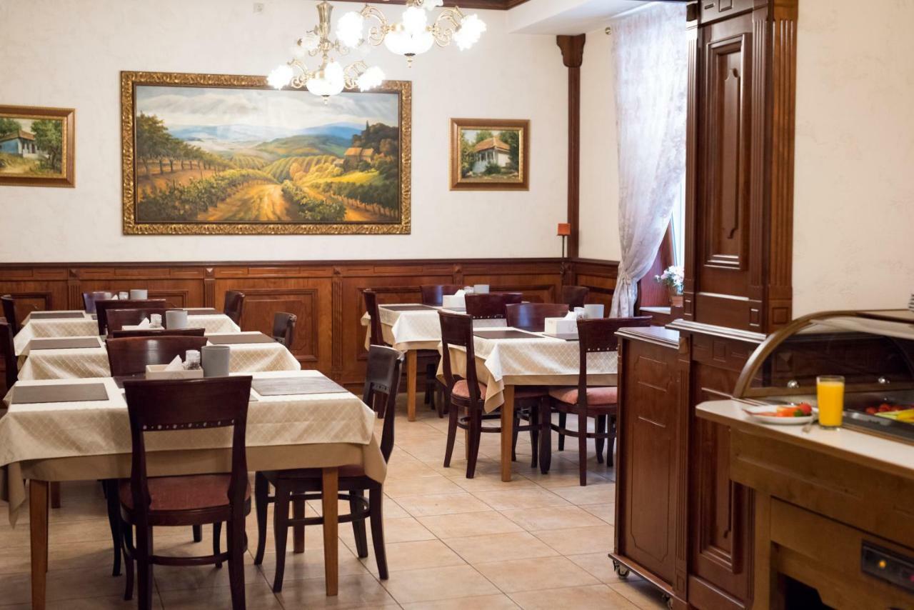 Luna Hotel Κισινάου Εξωτερικό φωτογραφία